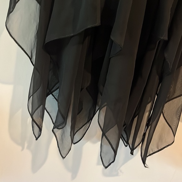 Black Witchy Skirt🖤 - Picture 2 of 3